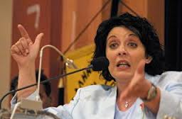 Κανέλλη: Η Παπαρήγα σιχαίνεται τις «εορτολογίες - νεκρολογίες»